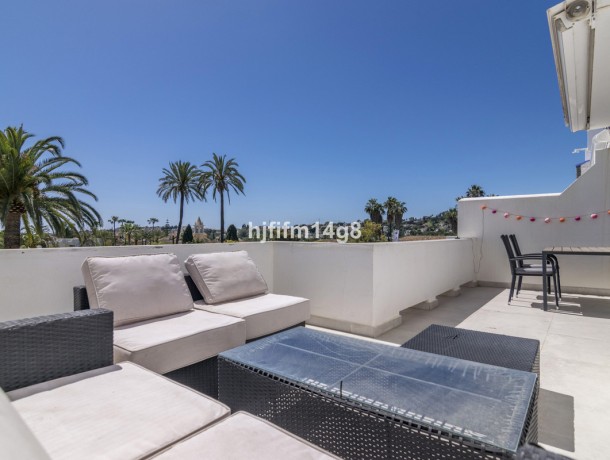 Apartment for sale in Nueva Andalucía, Marbella