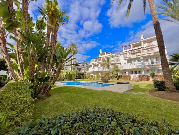Apartment for sale in Nueva Andalucía, Marbella