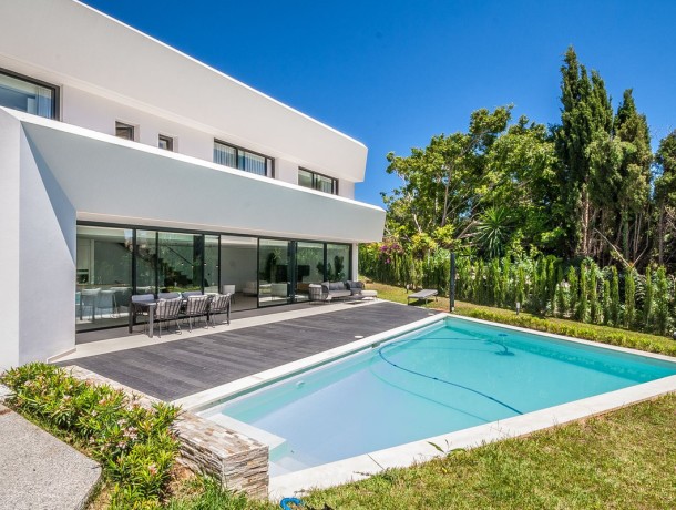Villa for sale in Cabopino, Marbella