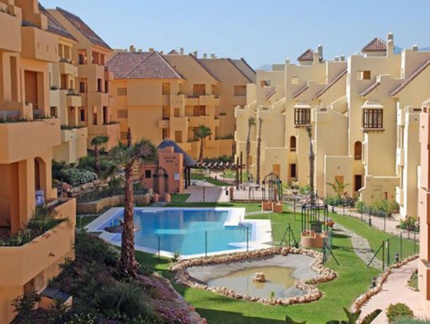 Apartment for sale in La Duquesa, Marbella