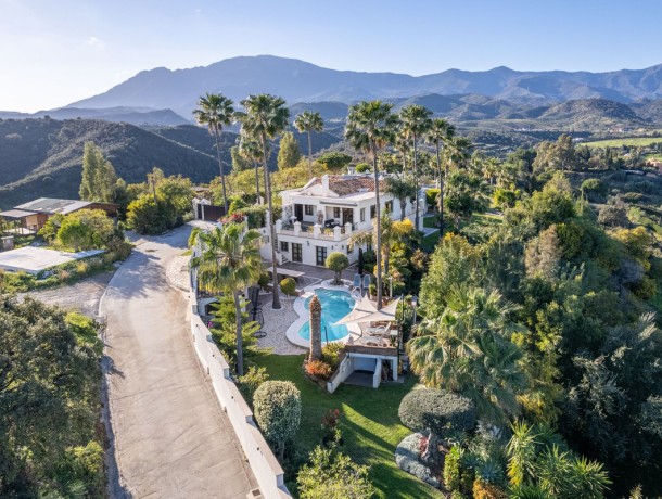 Villa for sale in Estepona, Marbella