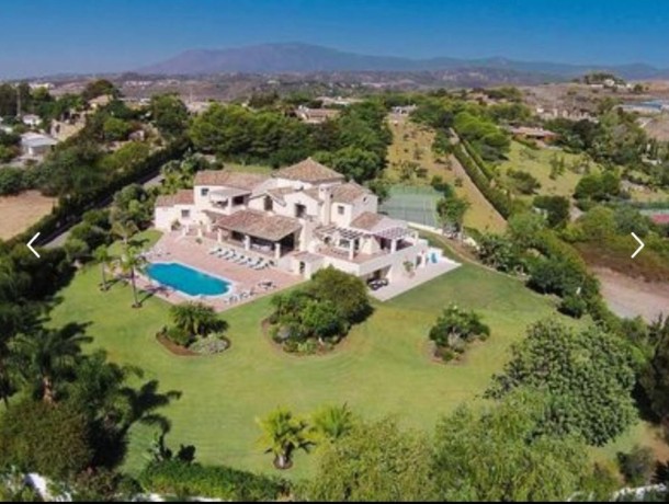 Villa for sale in Cancelada, Marbella