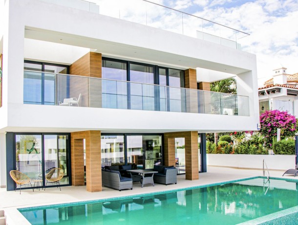 Villa for sale in Estepona, Marbella
