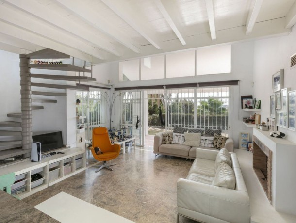 Villa for sale in Nueva Andalucía, Marbella