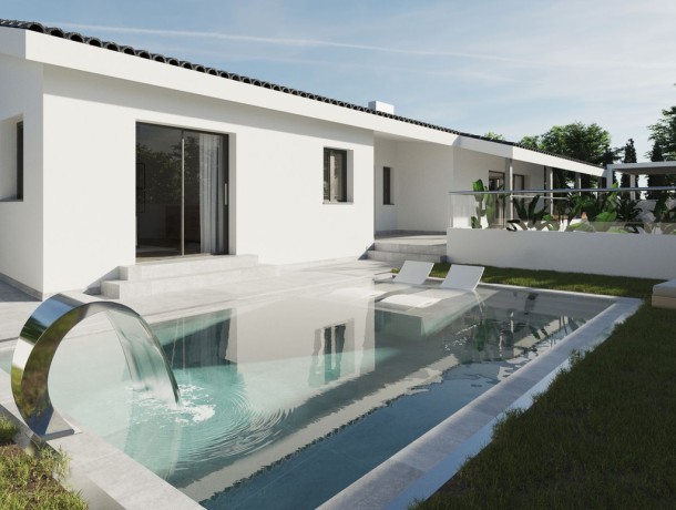 Villa for sale in Río Real, Marbella