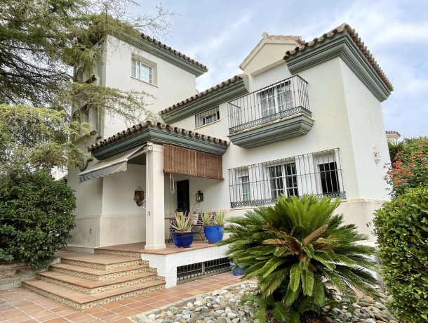 Villa for sale in Coín, Marbella