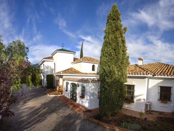 Villa for sale in La Cala Golf, Marbella