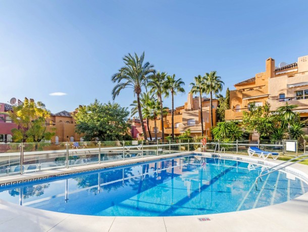 Townhouse for sale in Nueva Andalucía, Marbella