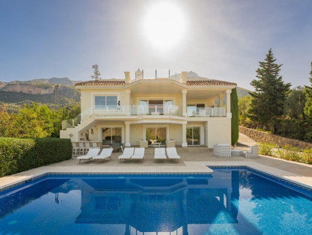 Villa for sale in Istán, Marbella