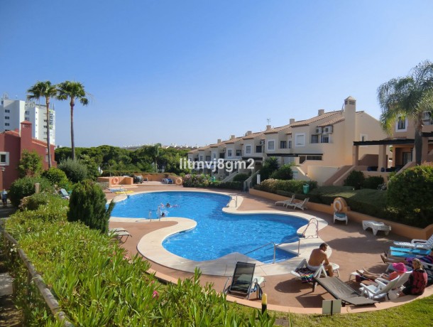 Townhouse for sale in Calahonda, Marbella