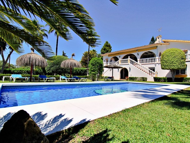 Villa for sale in San Pedro de Alcántara, Marbella
