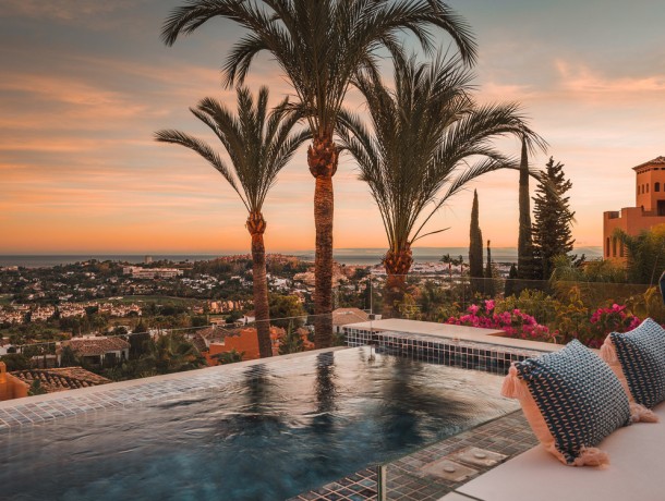 Apartment for sale in Nueva Andalucía, Marbella