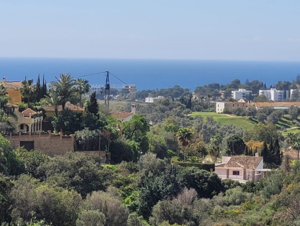 Plot for sale in El Rosario, Marbella