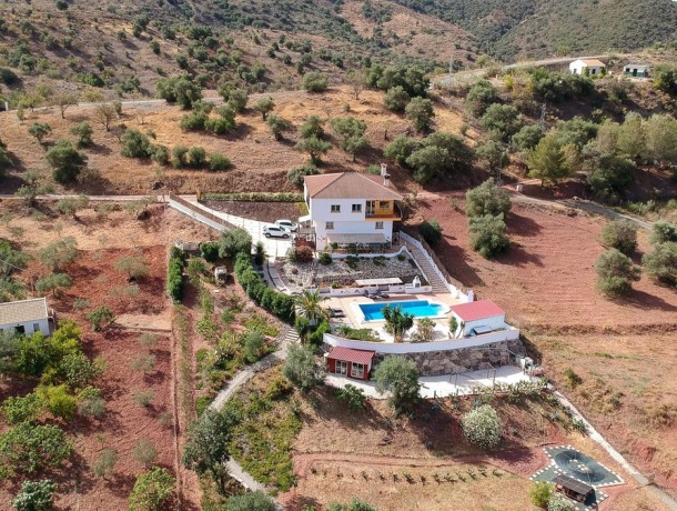Villa for sale in Almogía, Marbella