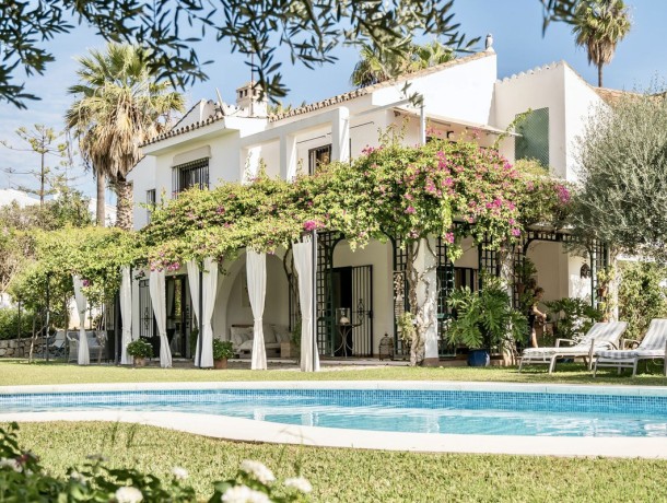 Villa for sale in Nueva Andalucía, Marbella