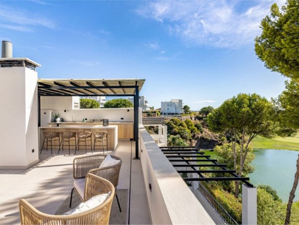 Apartment for sale in La Quinta, Marbella