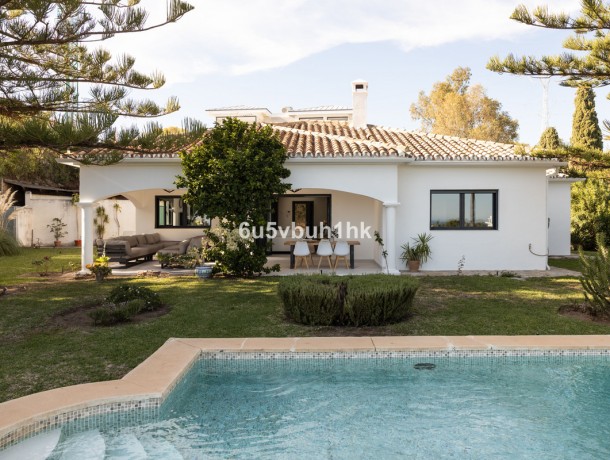 Villa for sale in La Quinta, Marbella