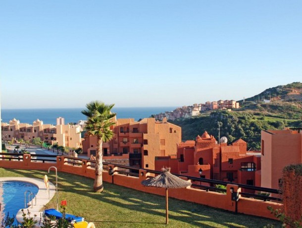 Apartment for sale in La Duquesa, Marbella