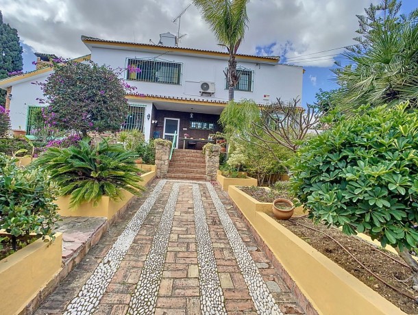 Villa for sale in Churriana, Marbella