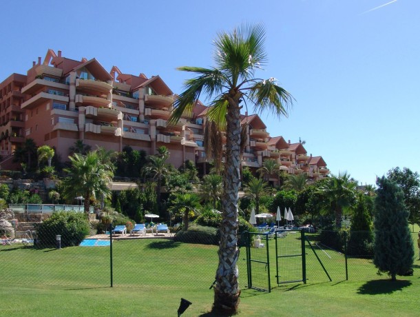 Apartment for sale in Nueva Andalucía, Marbella