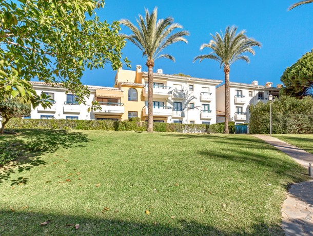 Apartment for sale in Puerto de Cabopino, Marbella