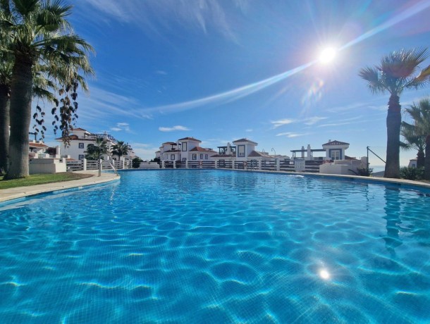 Apartment for sale in La Duquesa, Marbella