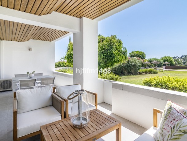 Apartment for sale in Nueva Andalucía, Marbella