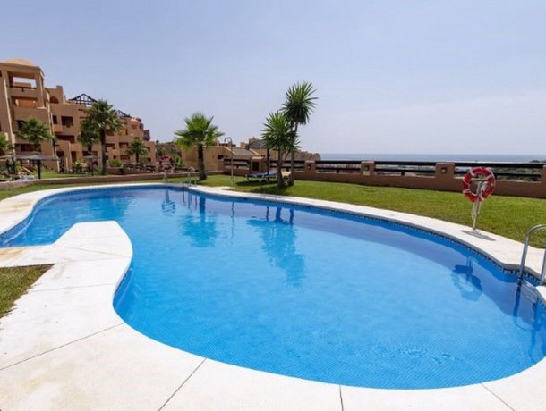 Apartment for sale in La Duquesa, Marbella