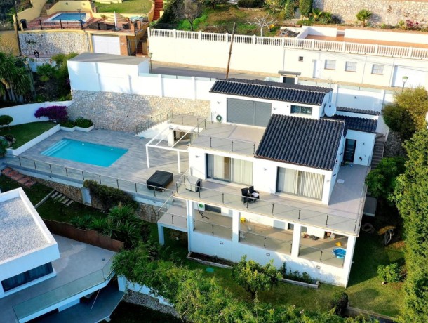Villa for sale in Benalmadena, Marbella