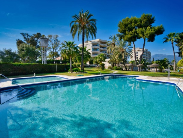 Apartment for sale in Atalaya, Marbella