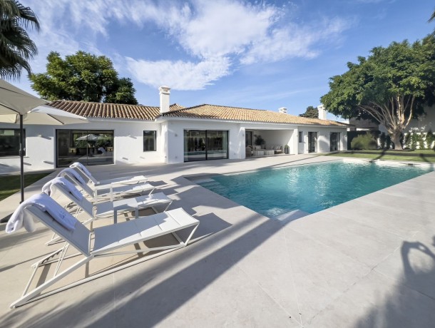 Villa for sale in Guadalmina Alta, Marbella