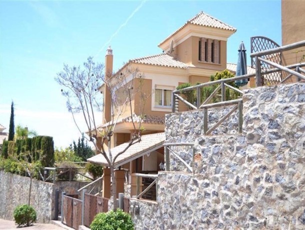 Villa for sale in Santa Clara, Marbella