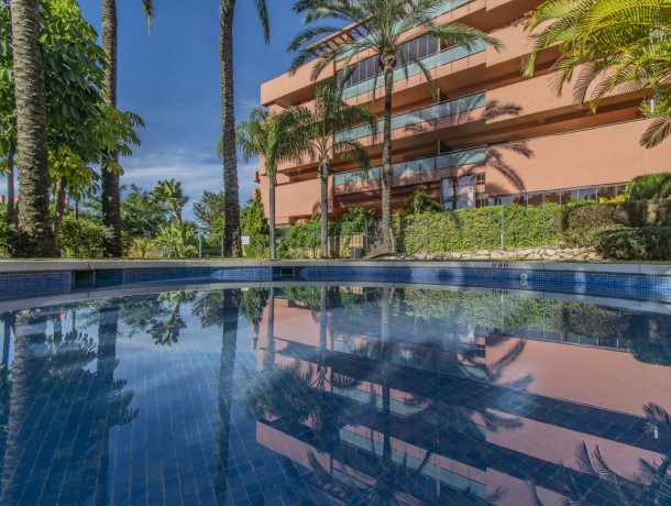 Apartment for sale in New Golden Mile, Marbella