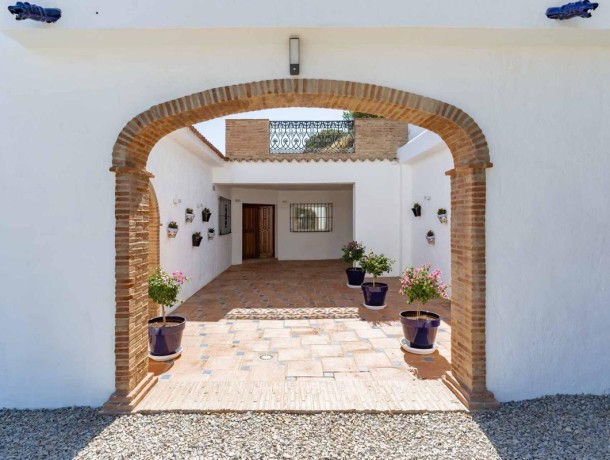 Villa for sale in Estepona, Marbella