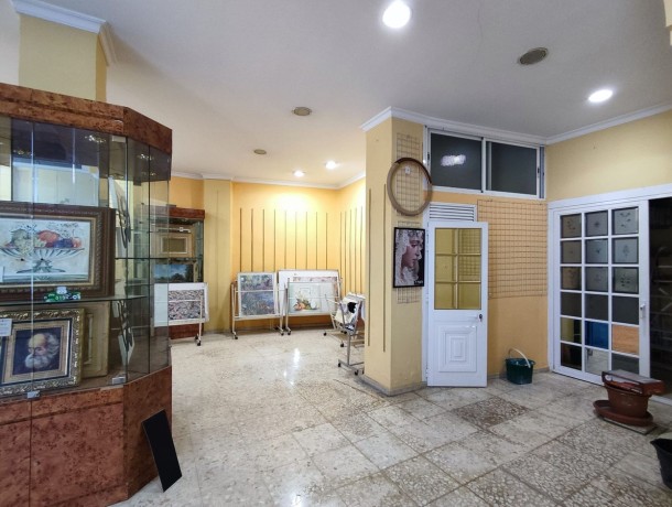 Commercial for sale in Cruz del Humilladero, Marbella