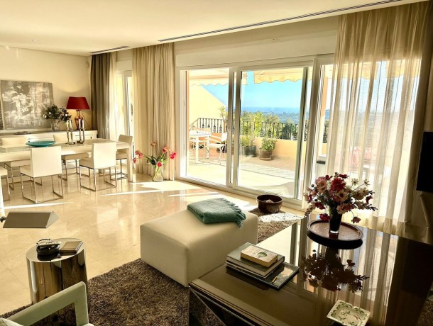 Apartment for sale in Nueva Andalucía, Marbella