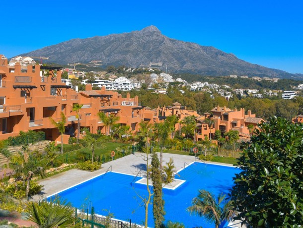 Apartment for sale in Nueva Andalucía, Marbella