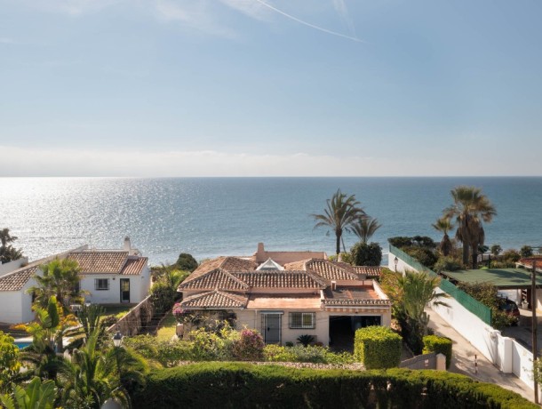 Villa for sale in Marbesa, Marbella