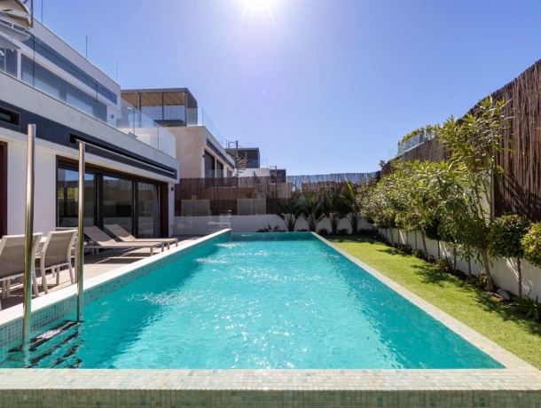 Villa for sale in Puerto Banús, Marbella