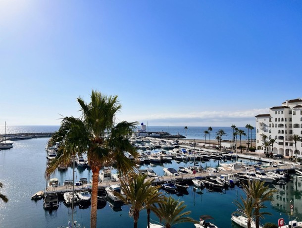 Apartment for sale in La Duquesa, Marbella