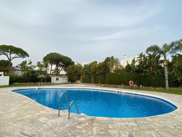 Apartment for sale in El Paraiso, Marbella