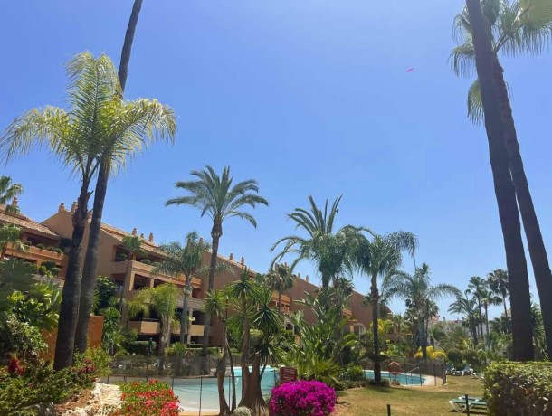 Apartment for sale in Bahía de Marbella, Marbella