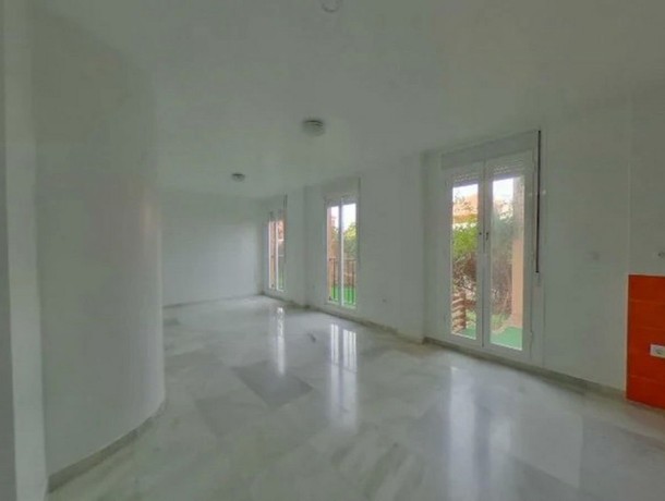 Apartment for sale in La Duquesa, Marbella