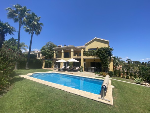 Villa for sale in Guadalmina Alta, Marbella
