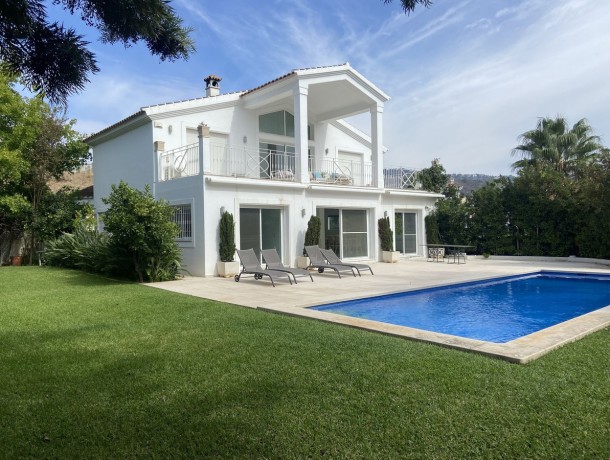 Villa for sale in Elviria, Marbella