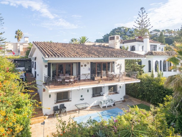 Villa for sale in El Candado, Marbella
