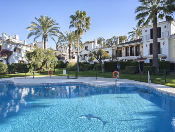 Townhouse for sale in Estepona, Marbella