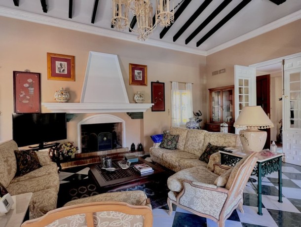 Villa for sale in Bahía de Marbella, Marbella