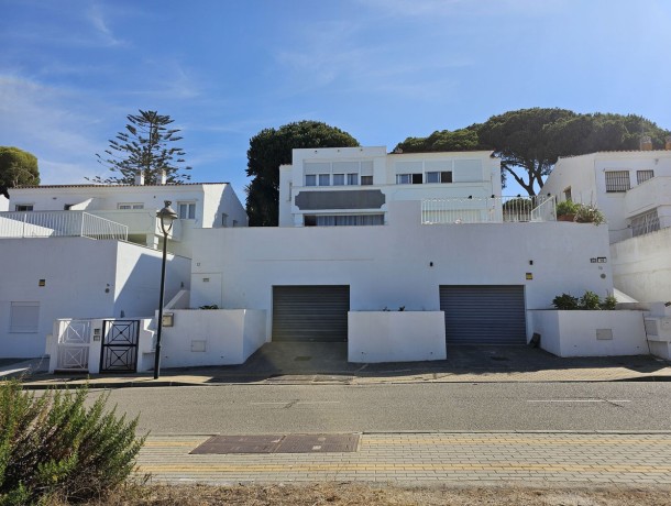 Villa for sale in Cabopino, Marbella