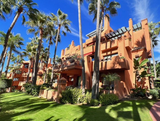 Apartment for sale in Nueva Andalucía, Marbella